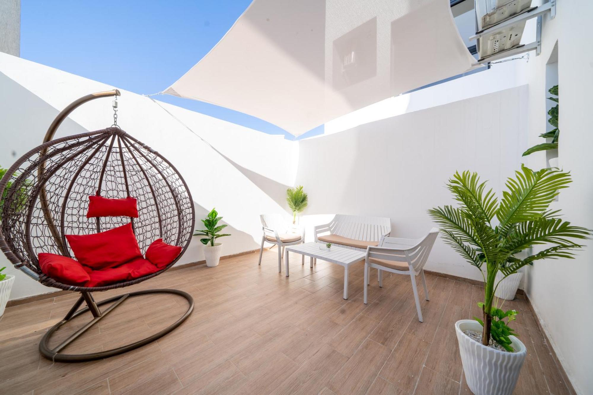 Apartamento Sunny Luxury Studio: Terrace & Fast Wi-fi *