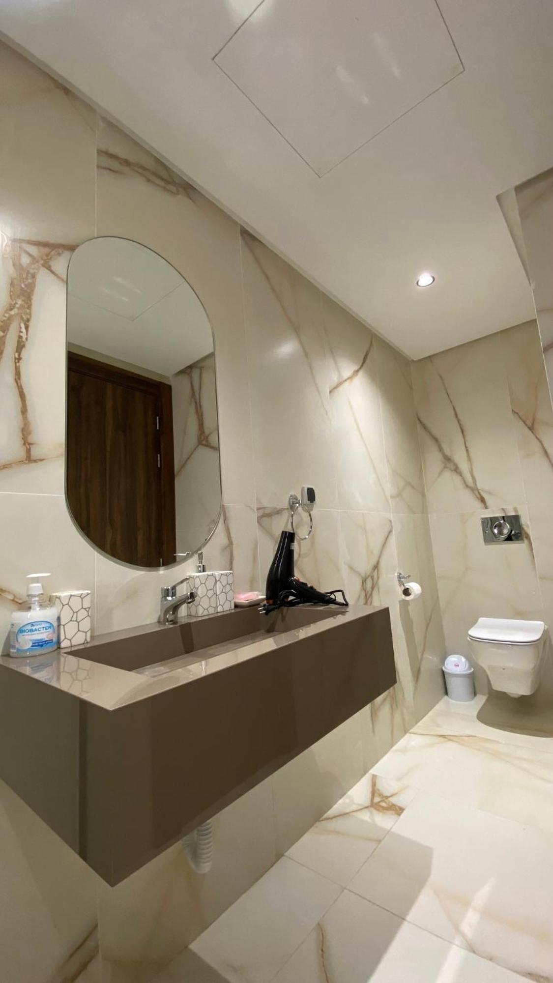 Apartamento Sunny Luxury Studio: Terrace & Fast Wi-fi *
