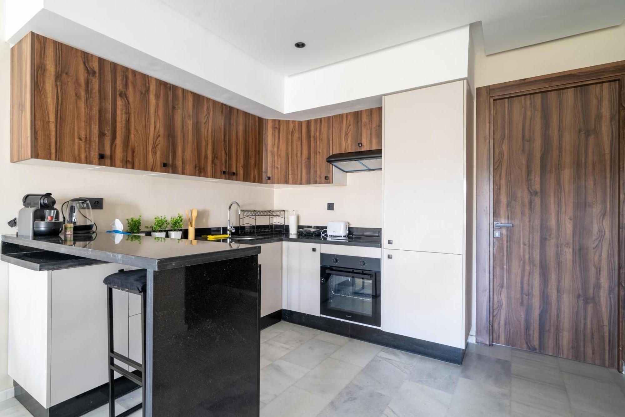 Sunny Luxury Studio: Terrace & Fast Wi-fi *